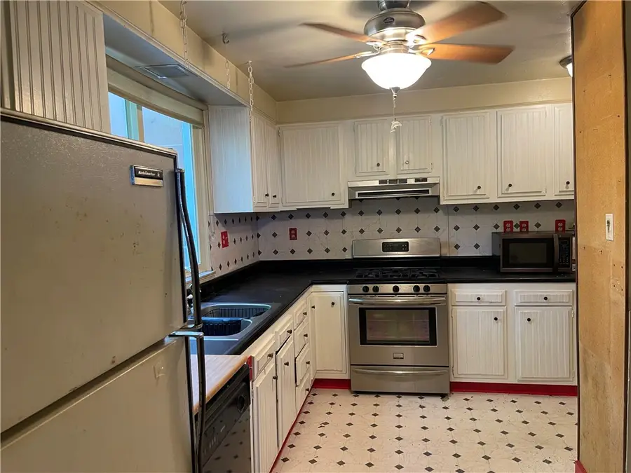329 Stoneybrooke Drive, Cheswick, PA 15024 - #2