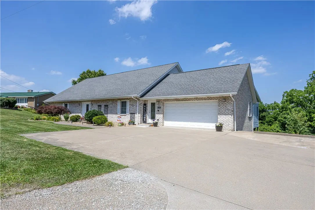 100 Clover Ln, Uniontown, PA 15401 - #1