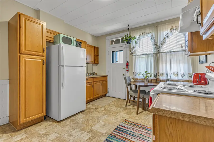 827 Frank St, McKees Rocks, PA 15136 - #3
