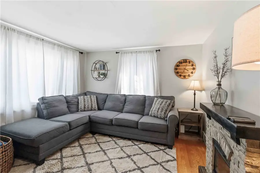 303 N 6th St, Youngwood, PA 15697 - #3
