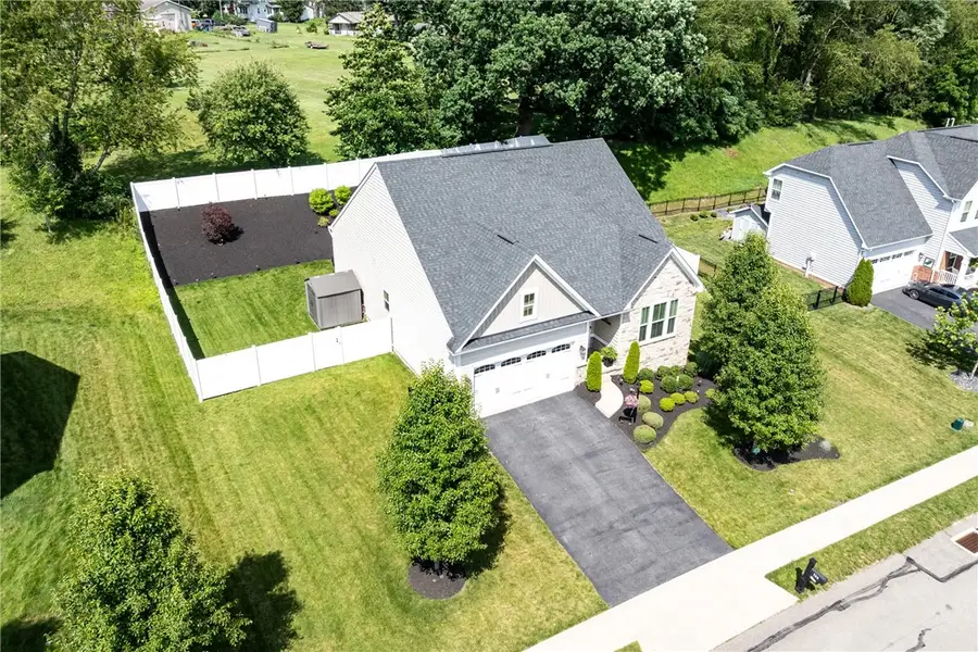 109 Brook Side Dr, Clinton, PA 15026 - #2