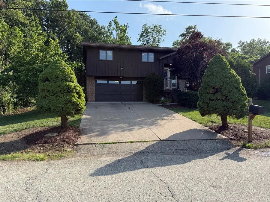 489 Charles St, Charleroi, PA 15022 - #3