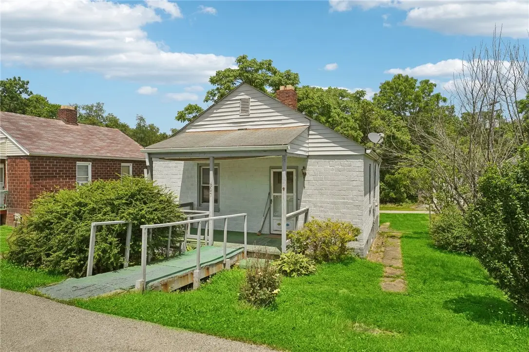 7 Locust St, Clarksville, PA 15322 - #1