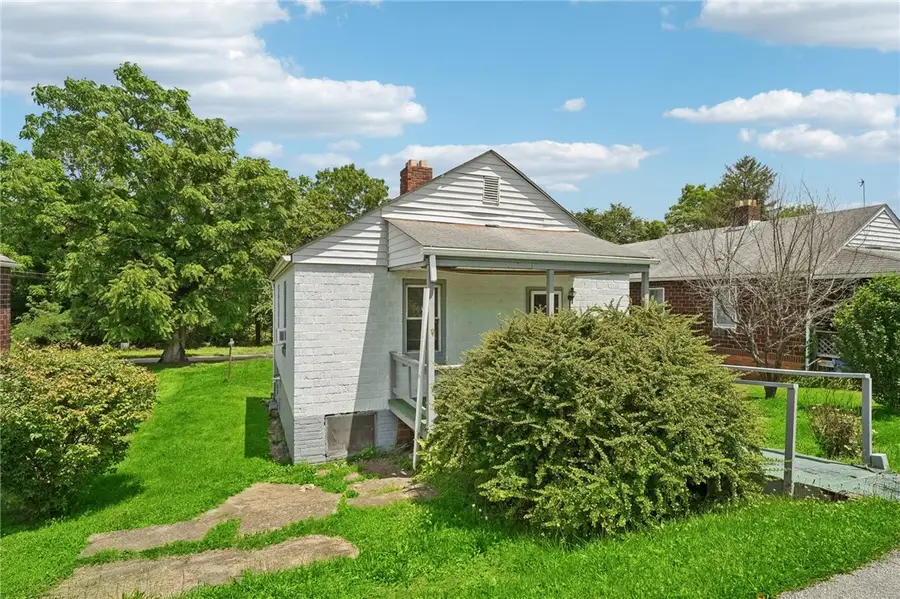 7 Locust St, Clarksville, PA 15322 - #3