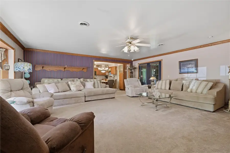 13 Penderyn Dr, West Middlesex, PA 16159 - #2