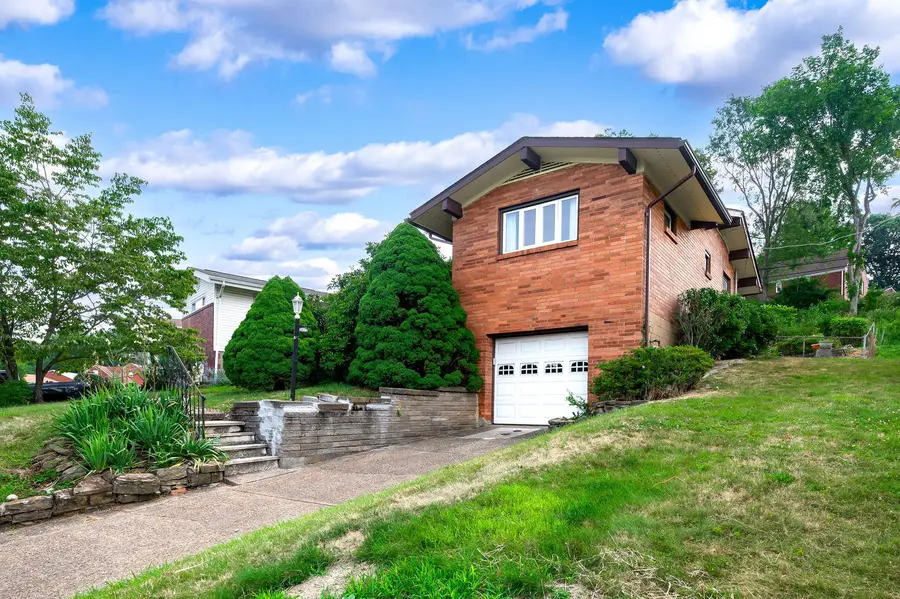 1673 Norsen Drive, Pittsburgh, PA 15243 - #2