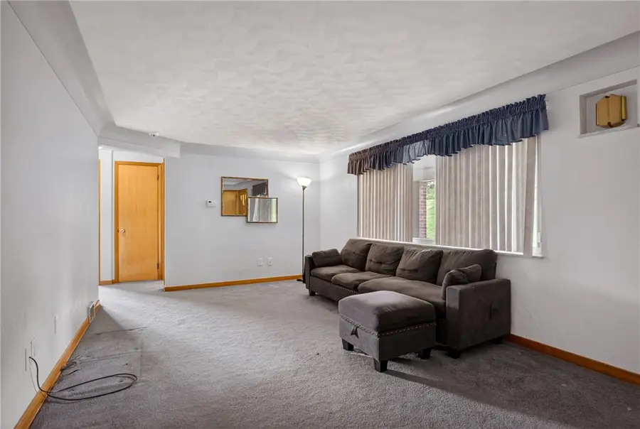 616 Laura Avenue, West Mifflin, PA 15122 - #3