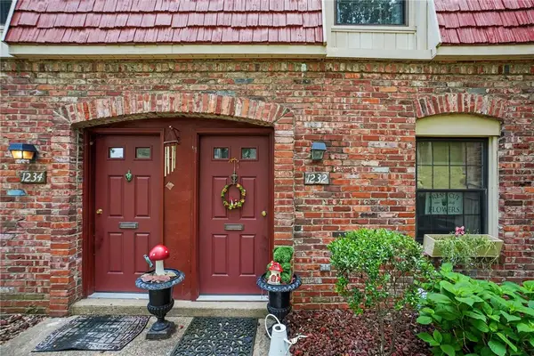 1232 Pennsbury Blvd, Pittsburgh, PA 15205