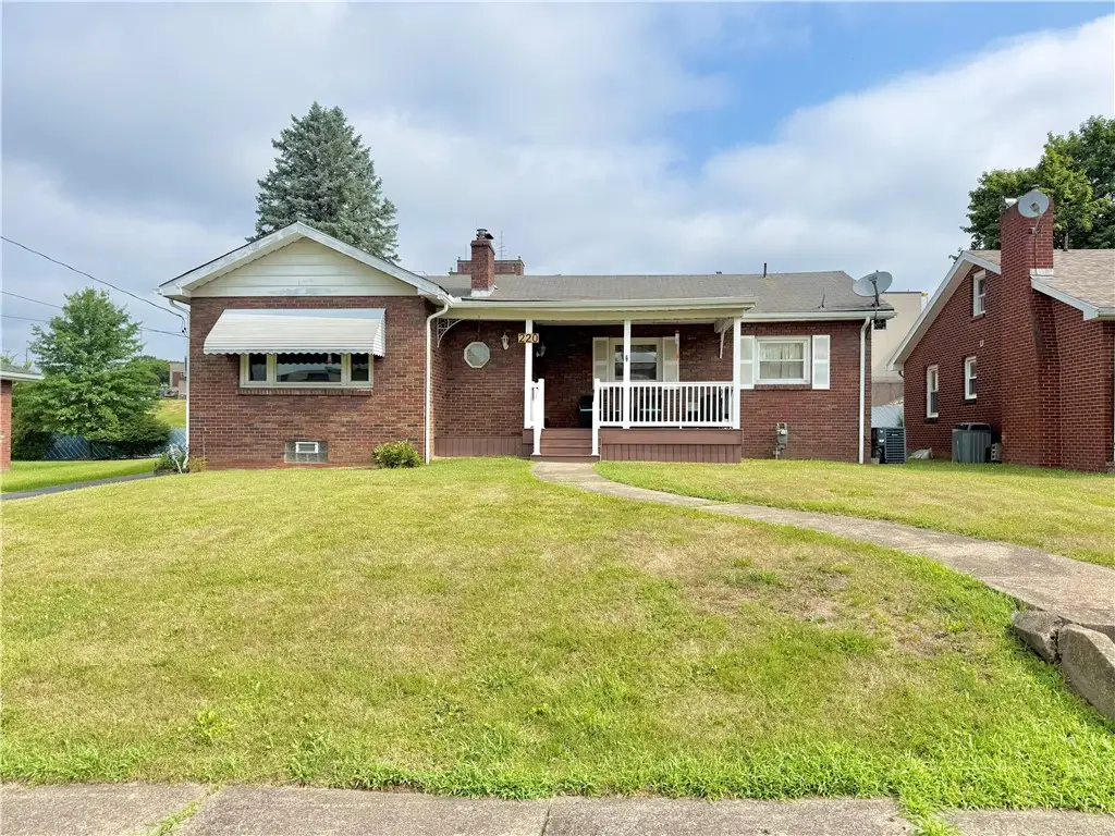 220 W Winter Ave, New Castle, PA 16101 - #1