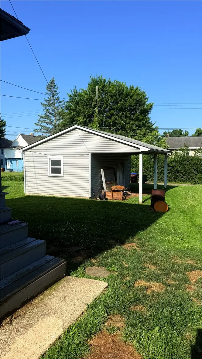 556 Spruce Ave, Sharon, PA 16146 - #3