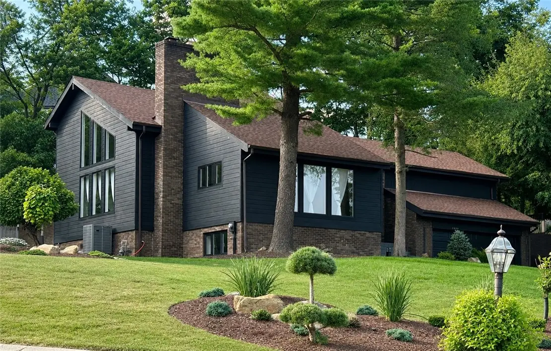 1660 Queens Dr, South Park, PA 15129 - #1