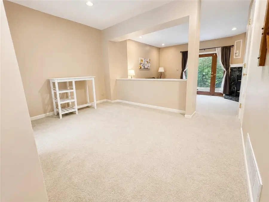120 Spruce Ct, Pittsburgh, PA 15229 - #3