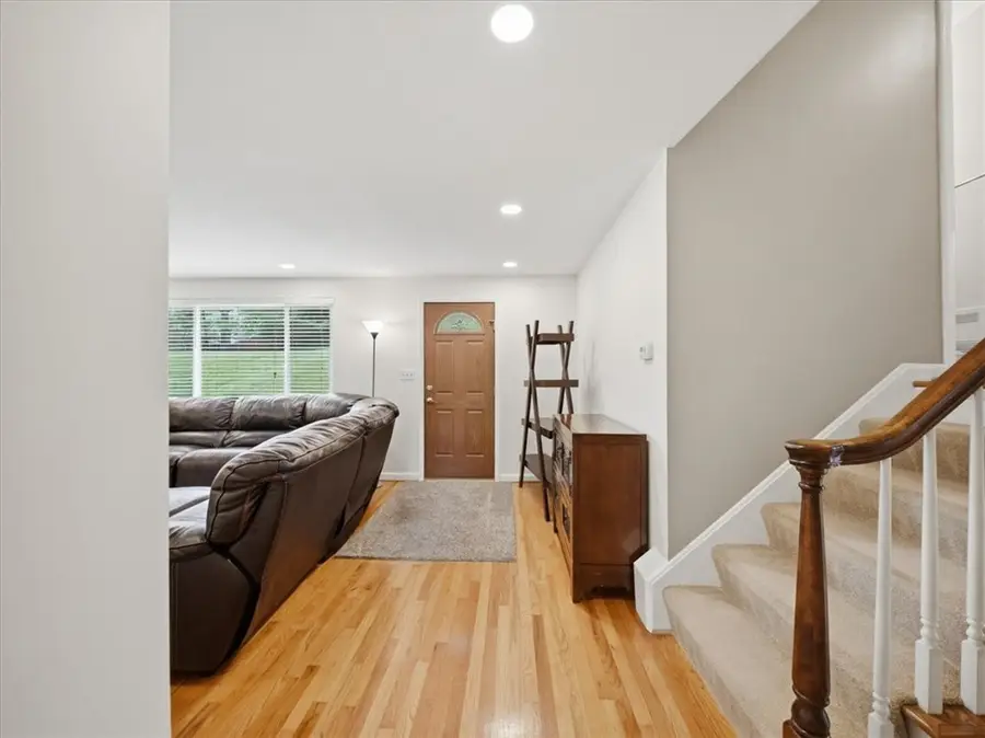 8424 Edwood Rd, Pittsburgh, PA 15237 - #3