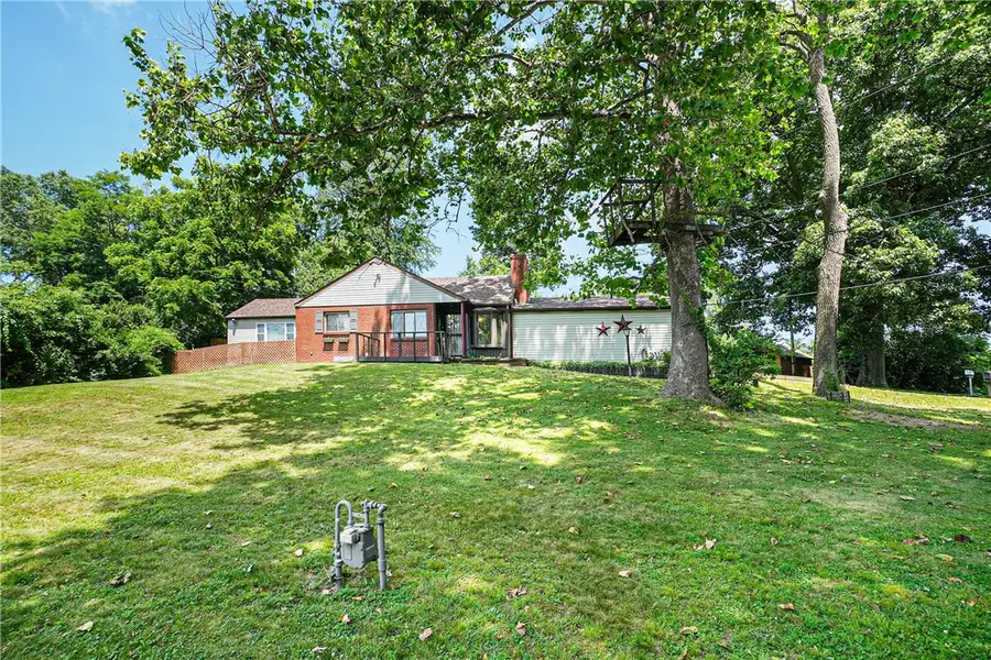 3222 Roosevelt Ave, Aliquippa, PA 15001 - #3