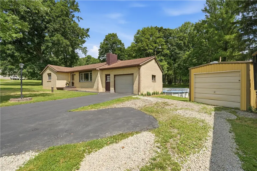 2339 Downing Ln, Hermitage, PA 16148 - #2