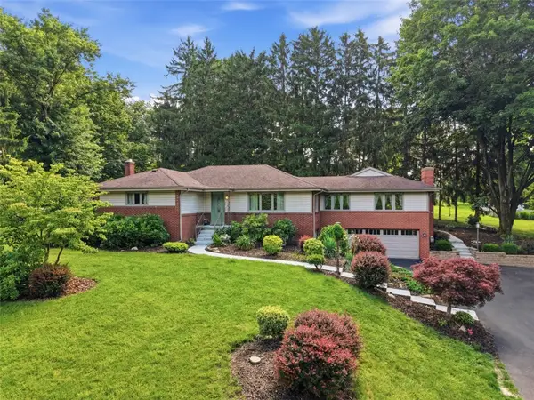 111 Cedar Dr, Canonsburg, PA 15317