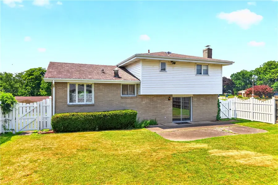 203 Halsey Dr, McKeesport, PA 15132 - #2