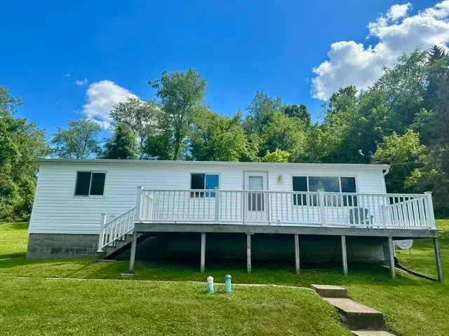 512 Colonial Ave, Grindstone, PA 15442 - #1