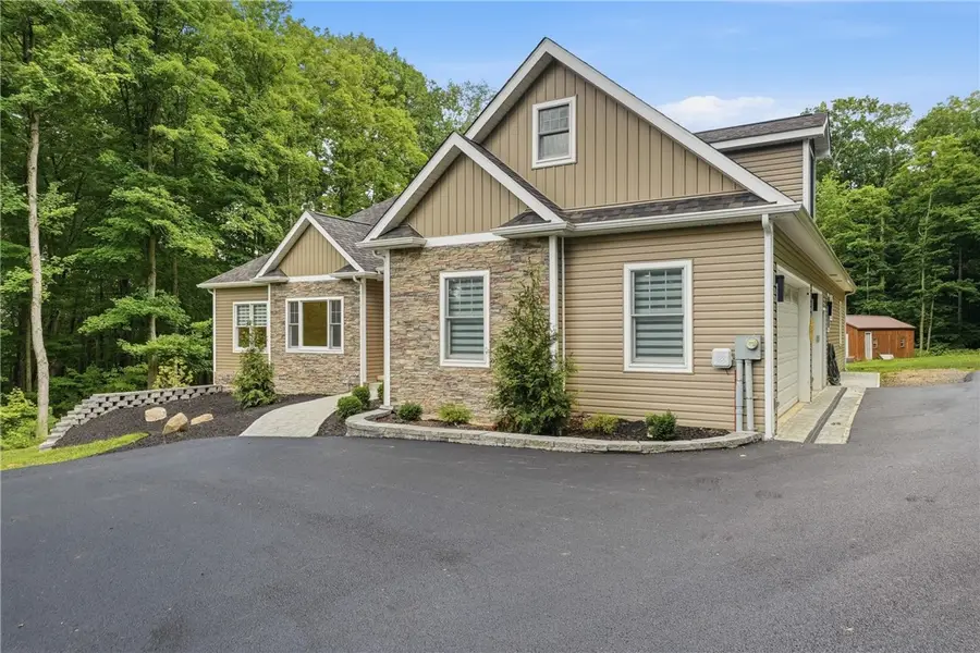 246 Tanglewood Dr, New Castle, PA 16105 - #3