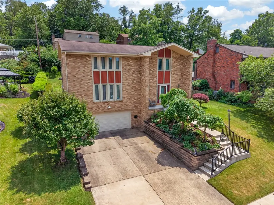 405 Maplevale Dr, Pittsburgh, PA 15236 - #2