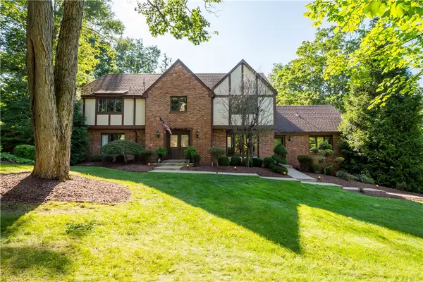 106 Bethany Dr, Canonsburg, PA 15317