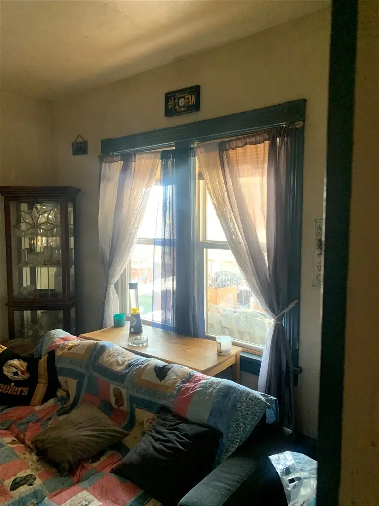 135 Wynoka St, Pittsburgh, PA 15210 - #2
