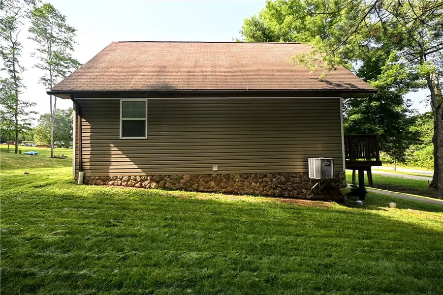 3142 Hills Church Rd, Export, PA 15632 - #2