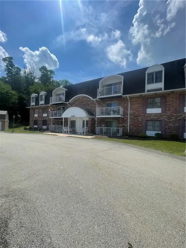 412 Clubhouse Dr, Washington, PA 15301