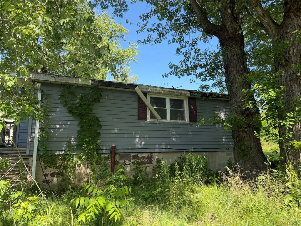 1585 Mercer Rd, Ellwood City, PA 16117 - #1