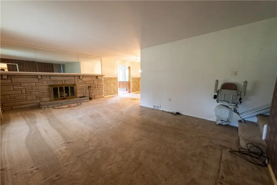 132 Okon Dr, Beaver Falls, PA 15010 - #3