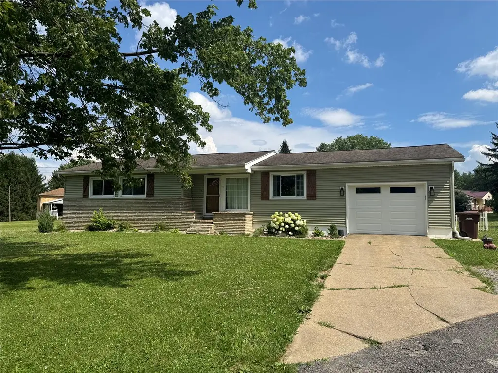 83 Edgewood Dr, Greenville, PA 16125 - #1