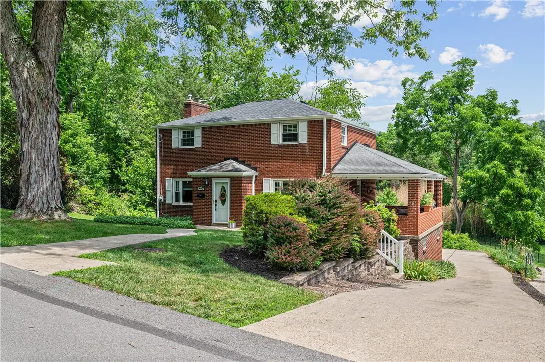 1253 Beagle Dr, Bethel Park, PA 15102 - #1
