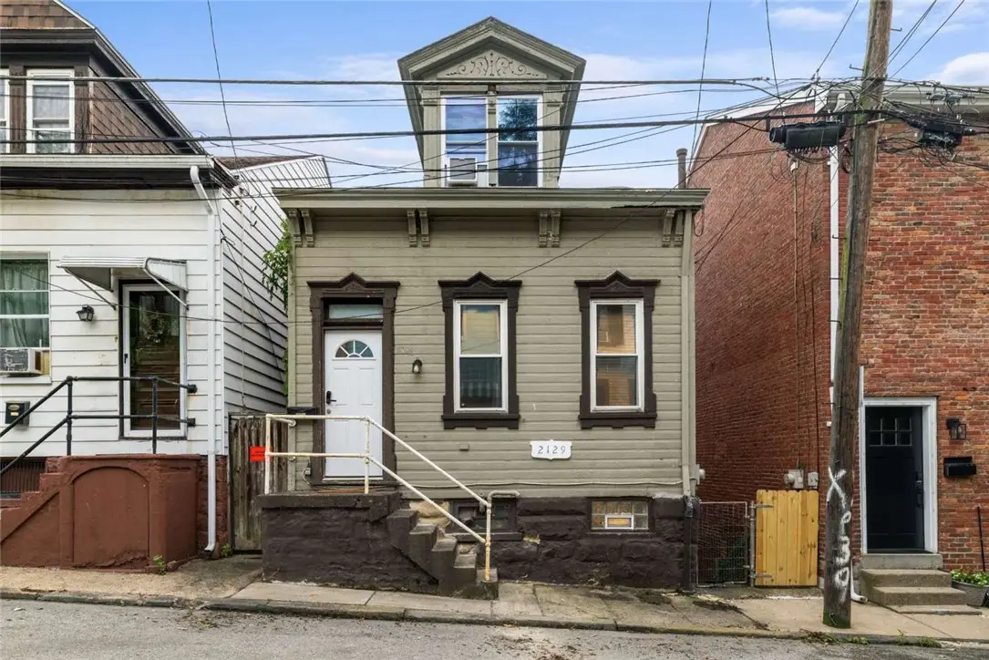 2129 Straubs Ln, Pittsburgh, PA 15212 - #1