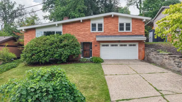 424 Glaids Drive, Pittsburgh, PA 15243