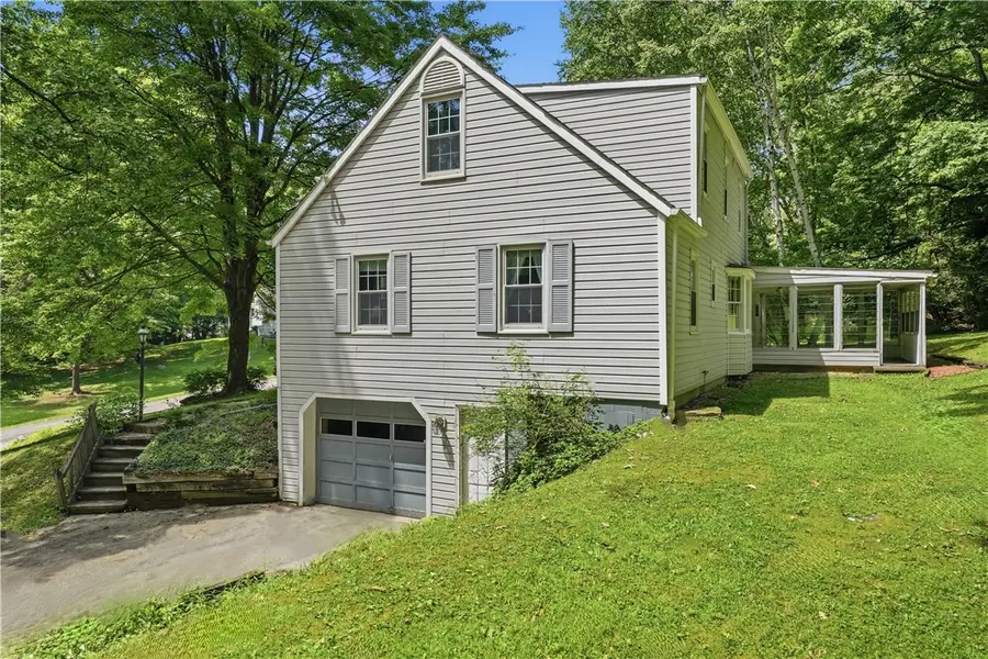 3011 Eldogor Ln, New Castle, PA 16105 - #2