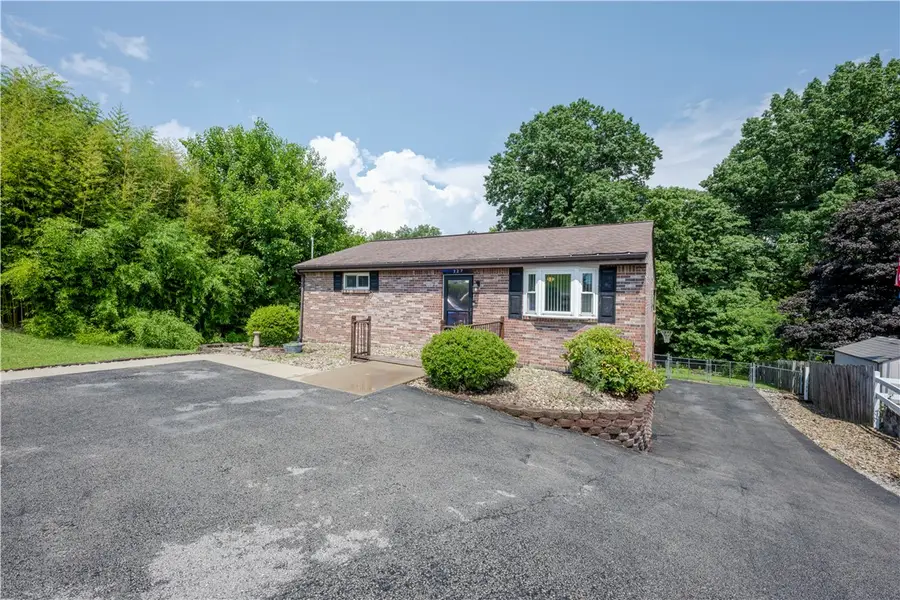 327 Beech Rd, Pittsburgh, PA 15239 - #2