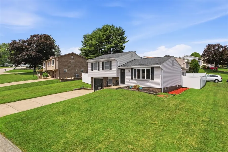 850 Westchester Dr, Irwin, PA 15642 - #3