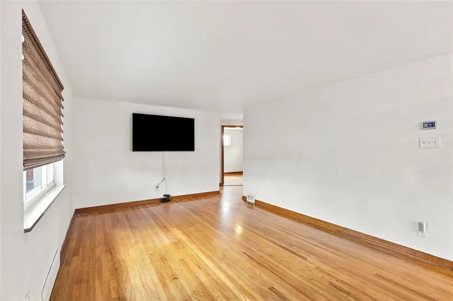1552 Orchardview Drive, Pittsburgh, PA 15220 - #3