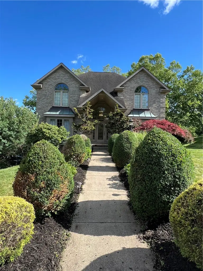 100 Field Club Dr, Robinson, PA 15136 - #2