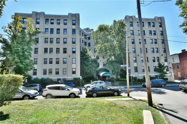372 S Highland Ave #102, Pittsburgh, PA 15206