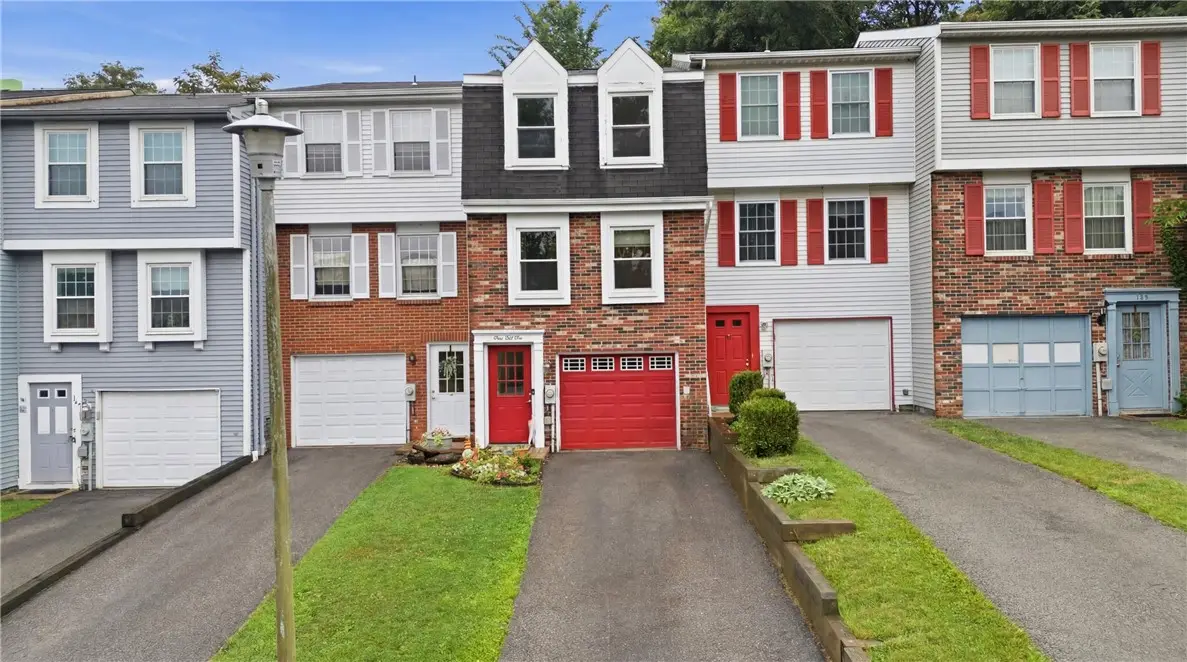 151 Ligonier Ln, New Kensington, PA 15068 - #1