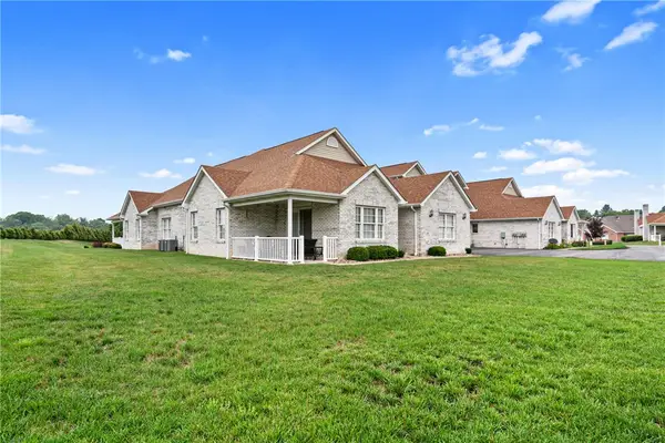 502 Stonecliff Ln, Butler, PA 16001