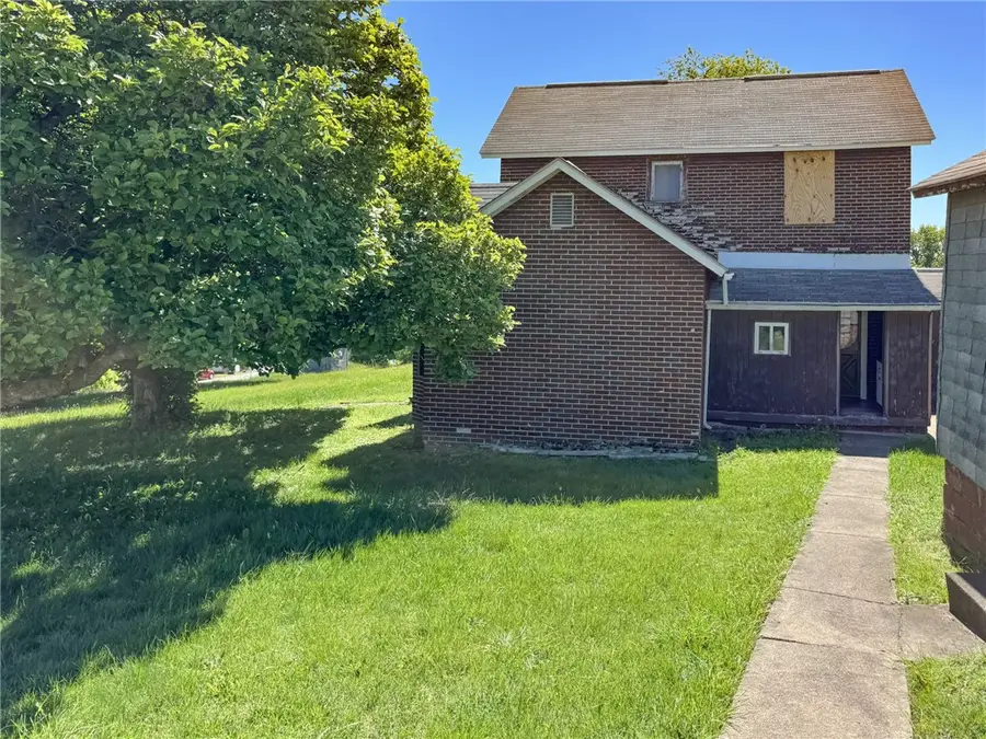 605 Maple St, Brownsville, PA 15417 - #3