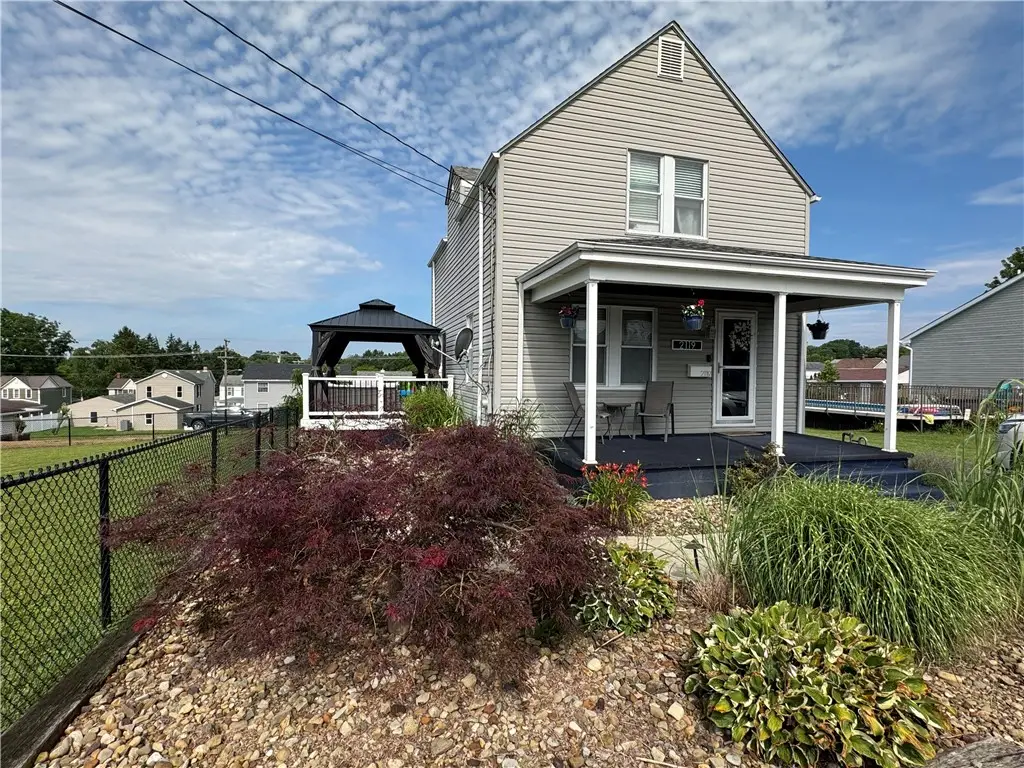 2119 Walnut Dr, Latrobe, PA 15650 - #1