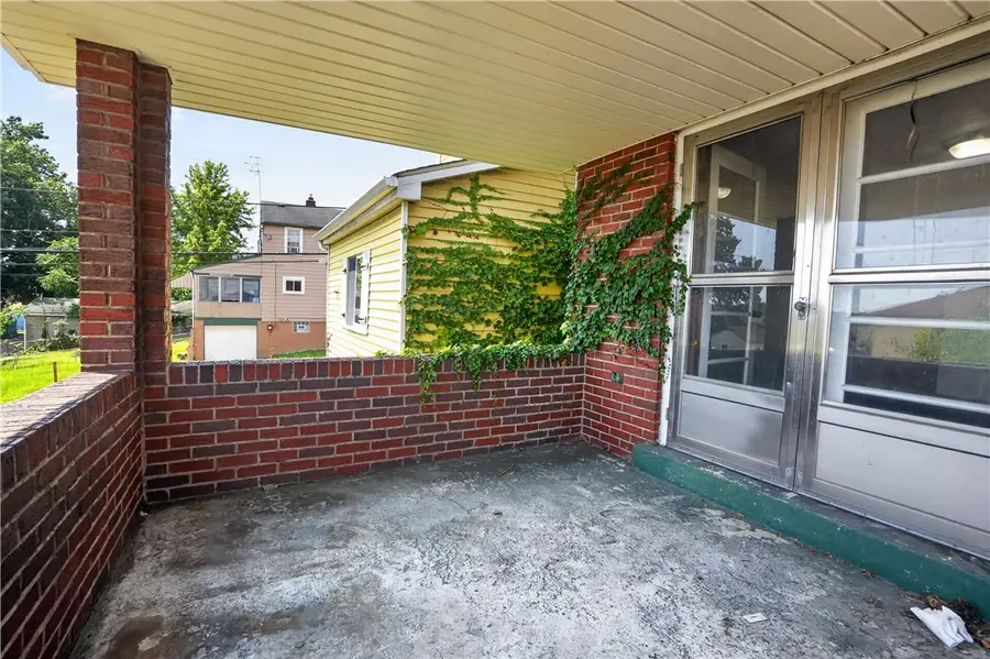 1615 Abraham St, McKeesport, PA 15132 - #2