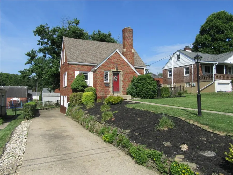4814 Roberta Drive, Pittsburgh, PA 15236 - #2