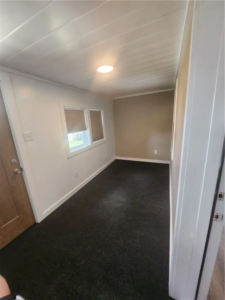 517 Hamilton Ave, Farrell, PA 16121 - #3