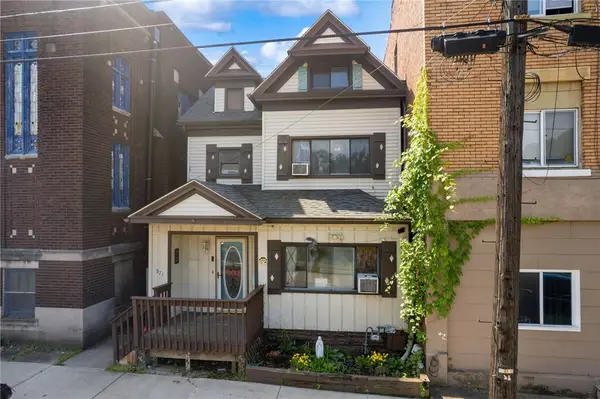 571 3rd St, Pitcairn, PA 15140