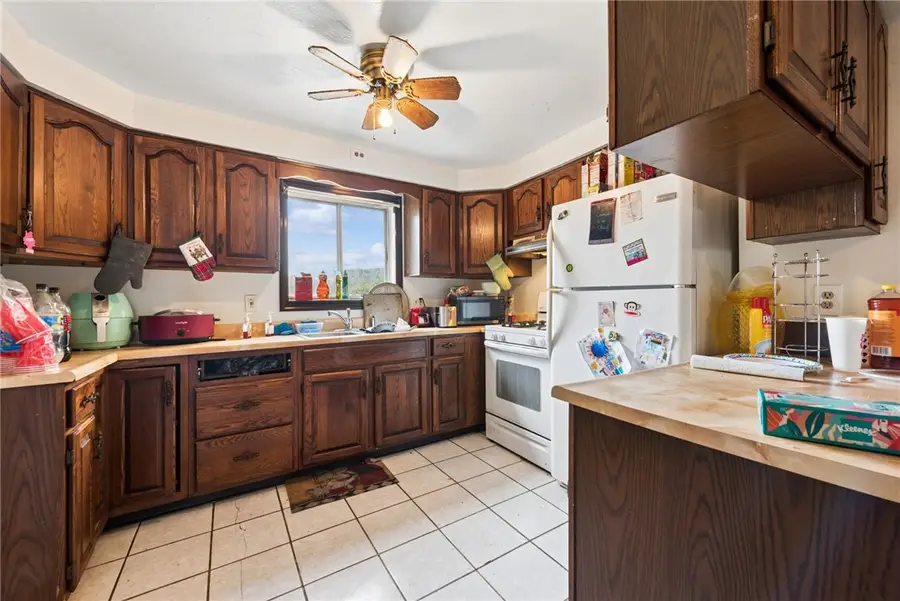 571 3rd St, Pitcairn, PA 15140 - #2