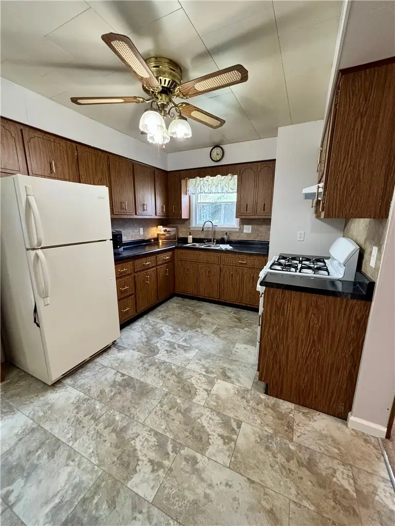 209 Crest Ave, Charleroi, PA 15022 - #3